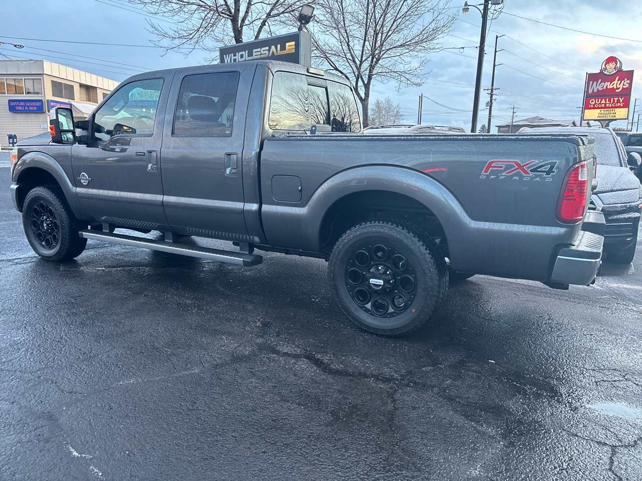Ford F-250 HD Crew Cab 4dr 152.2" WB 4WD 2016