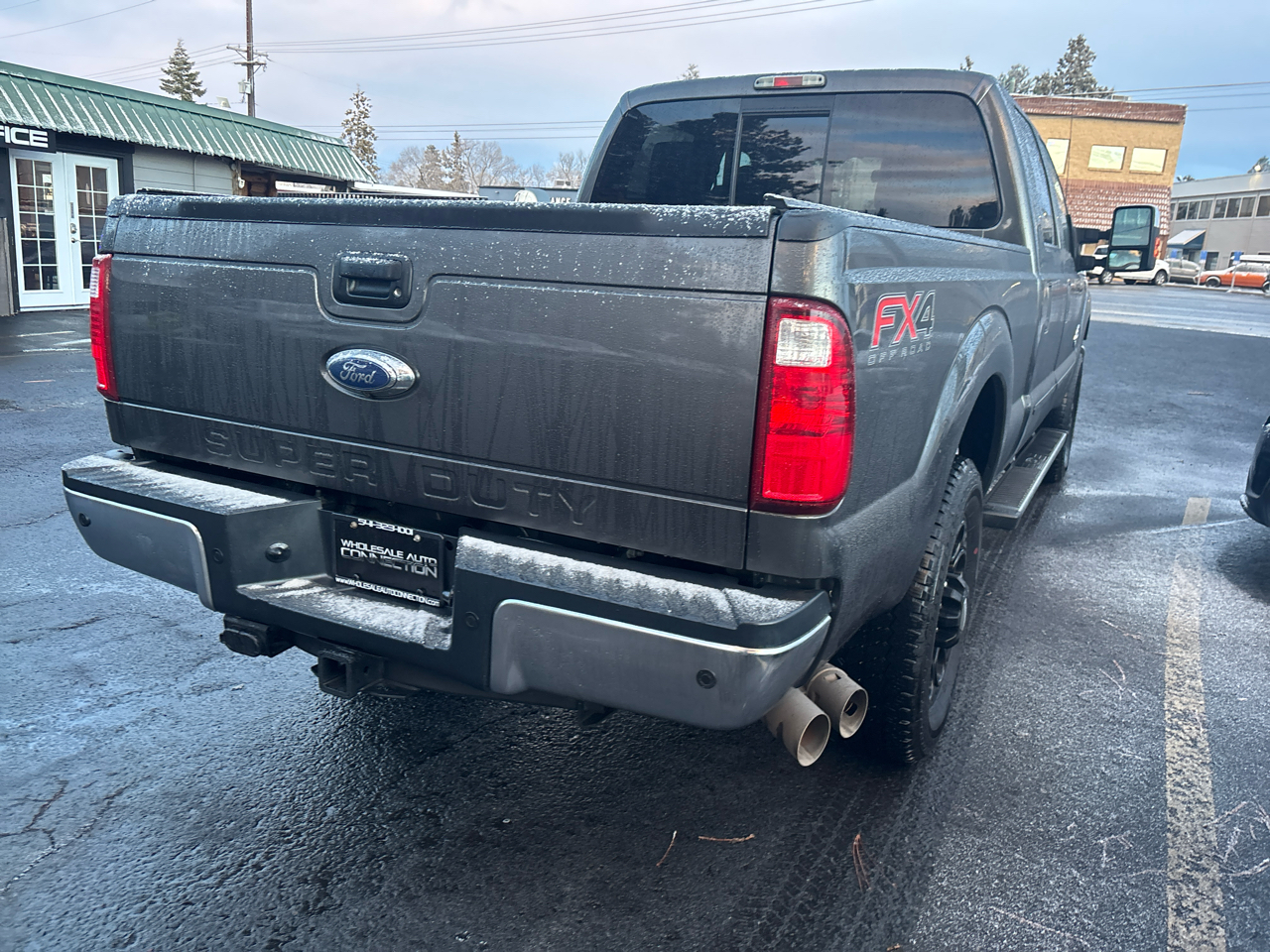 Ford F-250 HD Crew Cab 4dr 152.2" WB 4WD 2016