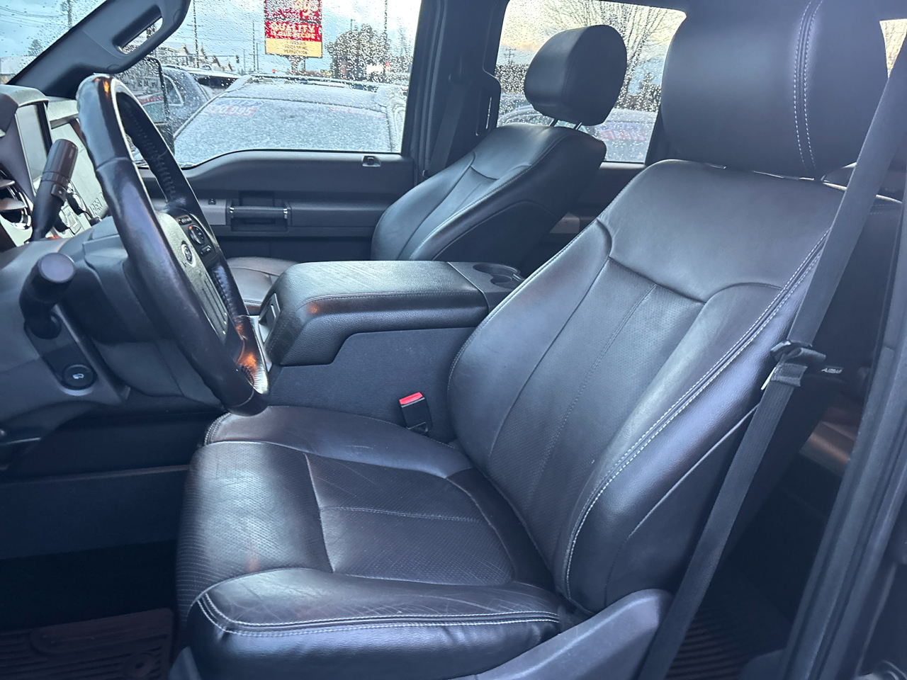 Ford F-250 HD Crew Cab 4dr 152.2" WB 4WD 2016