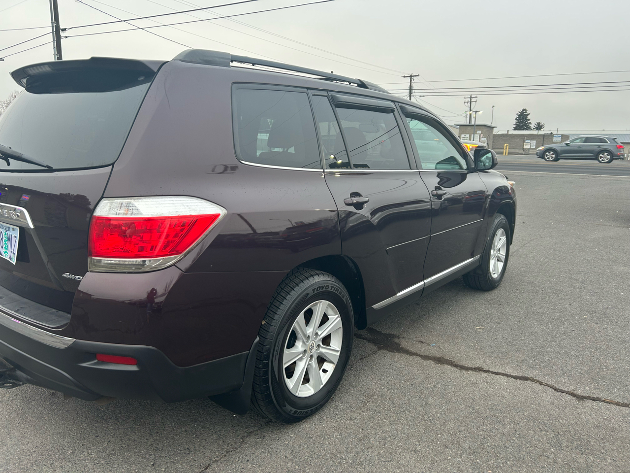 Toyota Highlander Base 4WD 2012