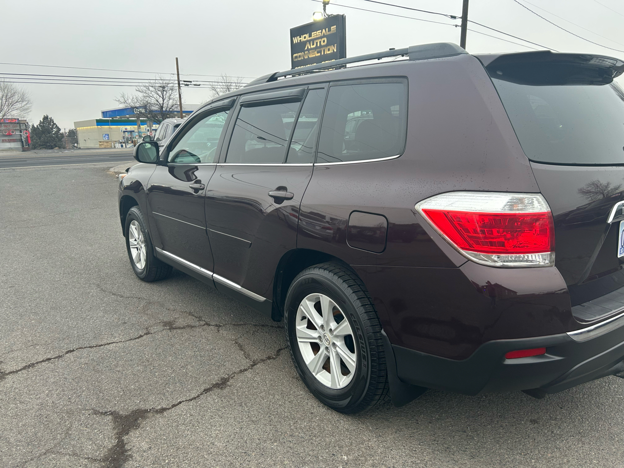 Toyota Highlander Base 4WD 2012