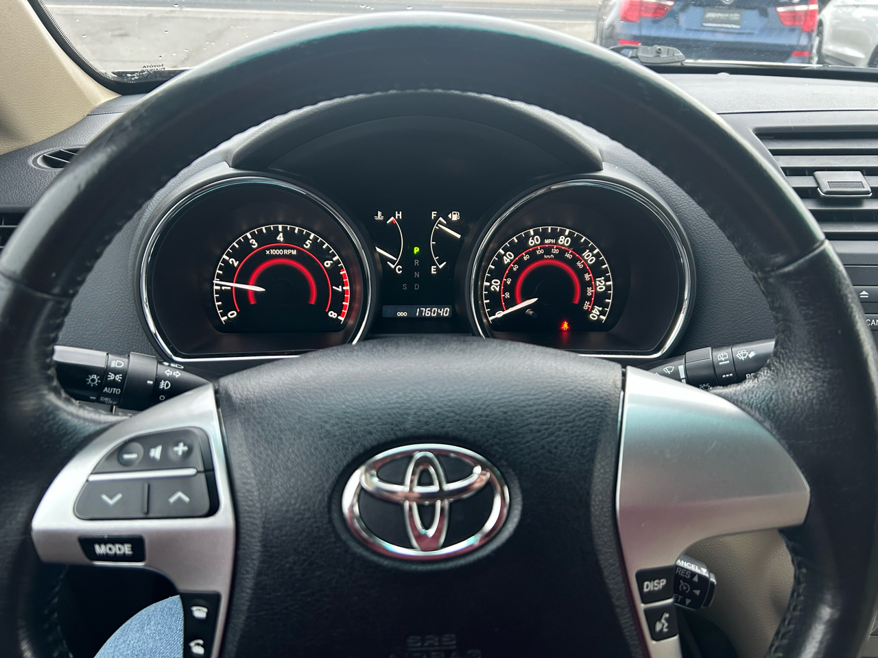 Toyota Highlander Base 4WD 2012