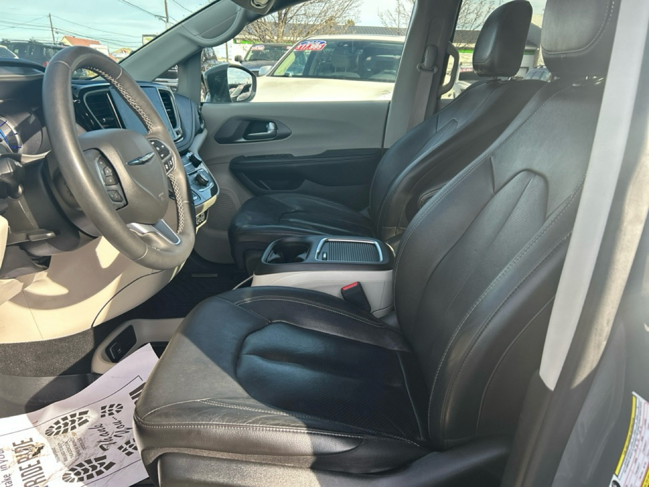 Chrysler Pacifica Hybrid Touring L 2022