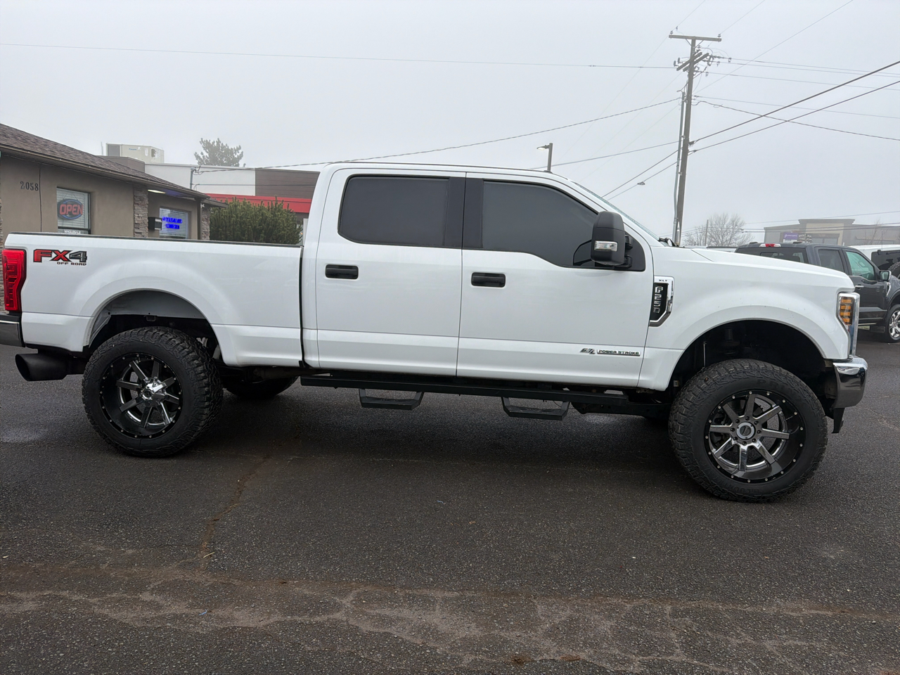 Ford F-250 SD XLT Crew Cab 4WD 2018