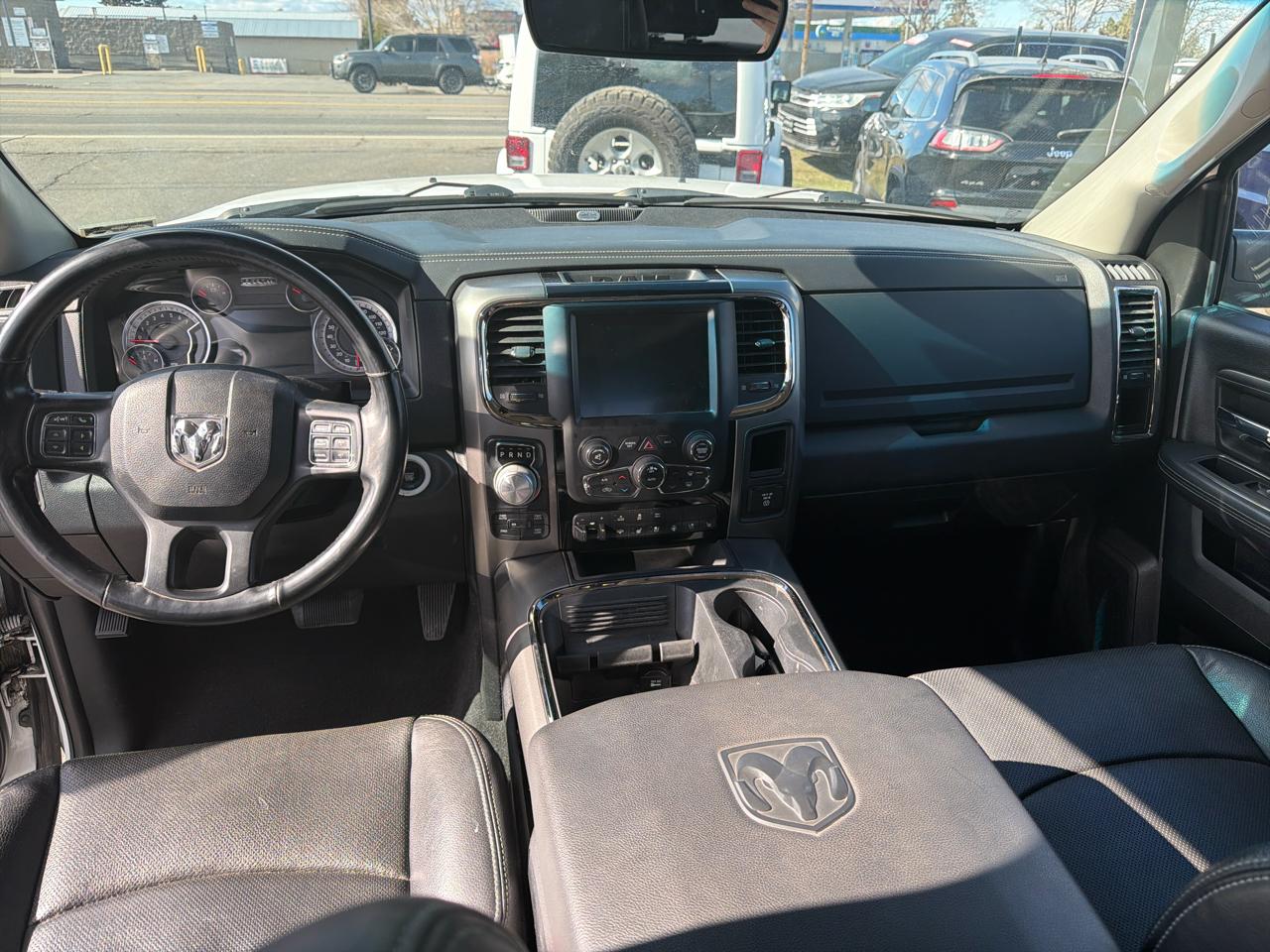 RAM 1500 4WD Quad Cab 140.5" Sport 2017