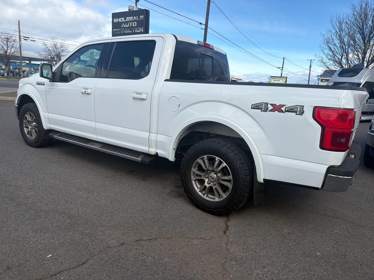 Ford F-150 4WD SuperCrew 145" Lariat 2018