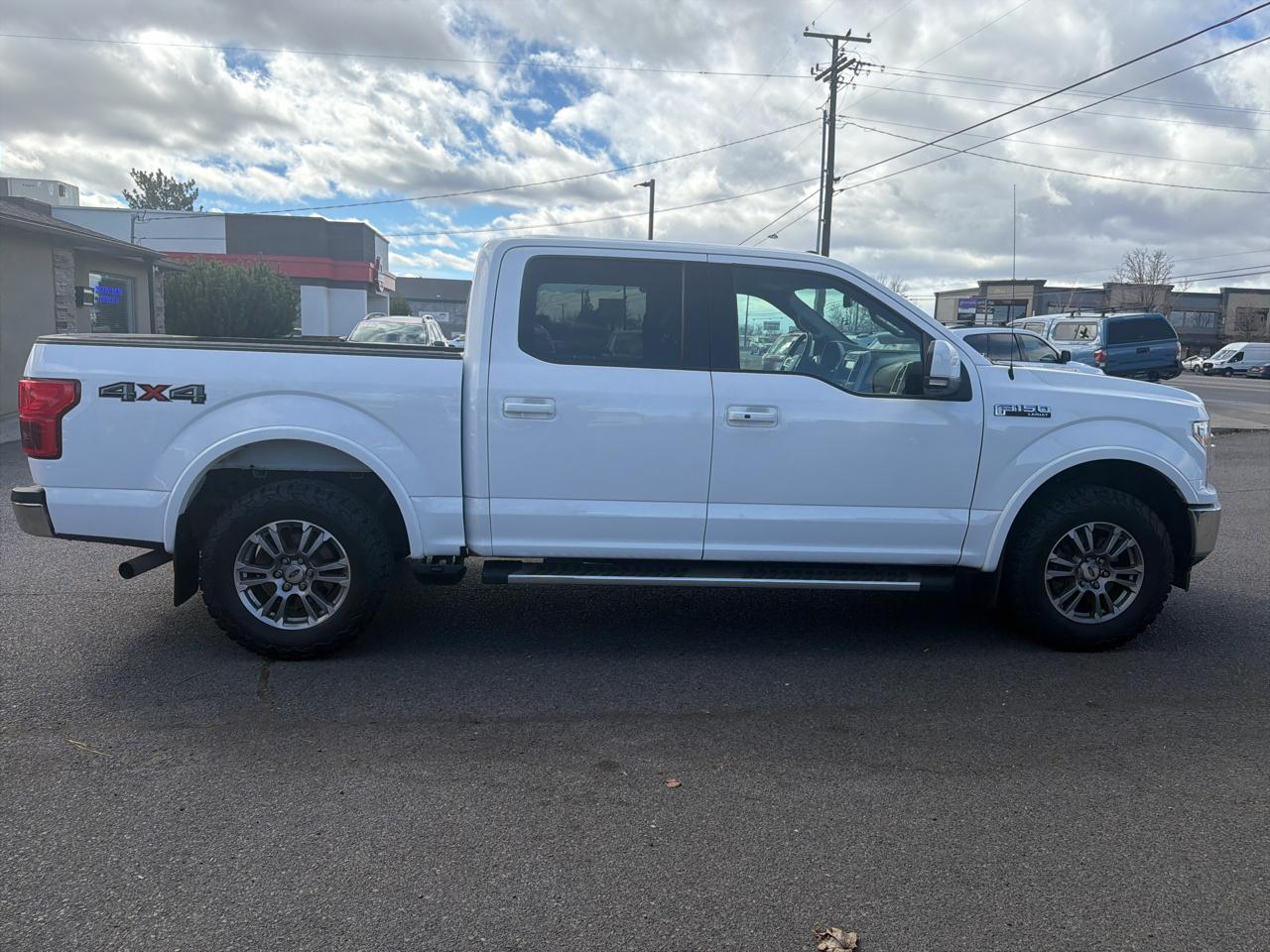 Ford F-150 4WD SuperCrew 145" Lariat 2018