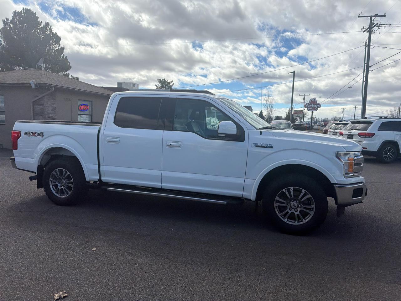 Ford F-150 4WD SuperCrew 145" Lariat 2018
