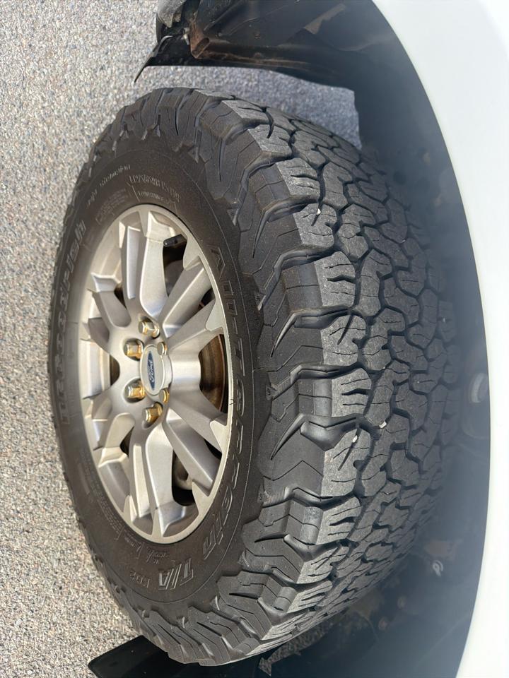 Ford F-150 4WD SuperCrew 145" Lariat 2018