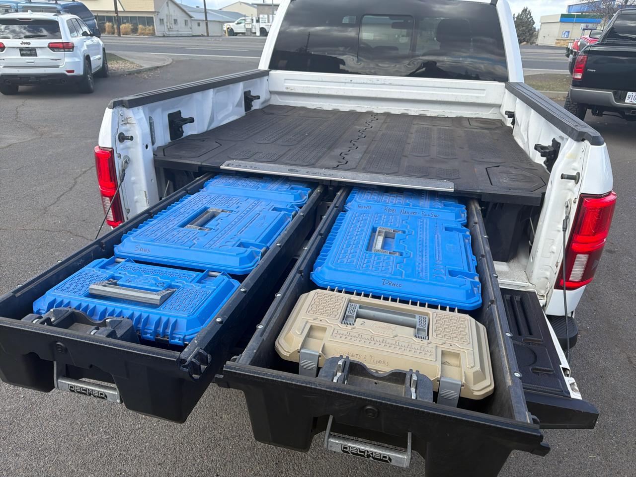 Ford F-150 4WD SuperCrew 145" Lariat 2018