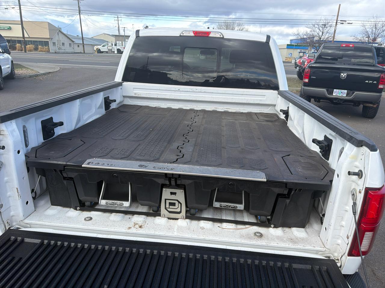 Ford F-150 4WD SuperCrew 145" Lariat 2018