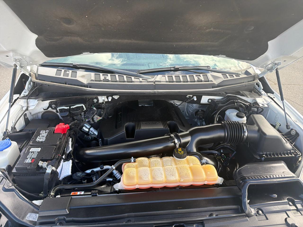 Ford F-150 4WD SuperCrew 145" Lariat 2018