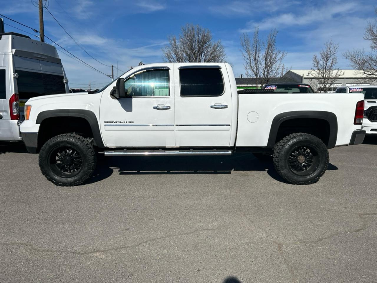 GMC Sierra 2500HD Denali Crew Cab 4WD 2011