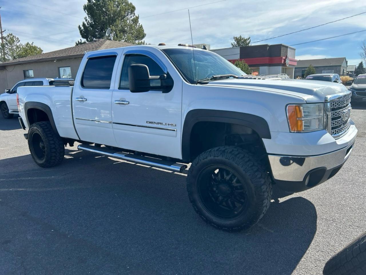 GMC Sierra 2500HD Denali Crew Cab 4WD 2011