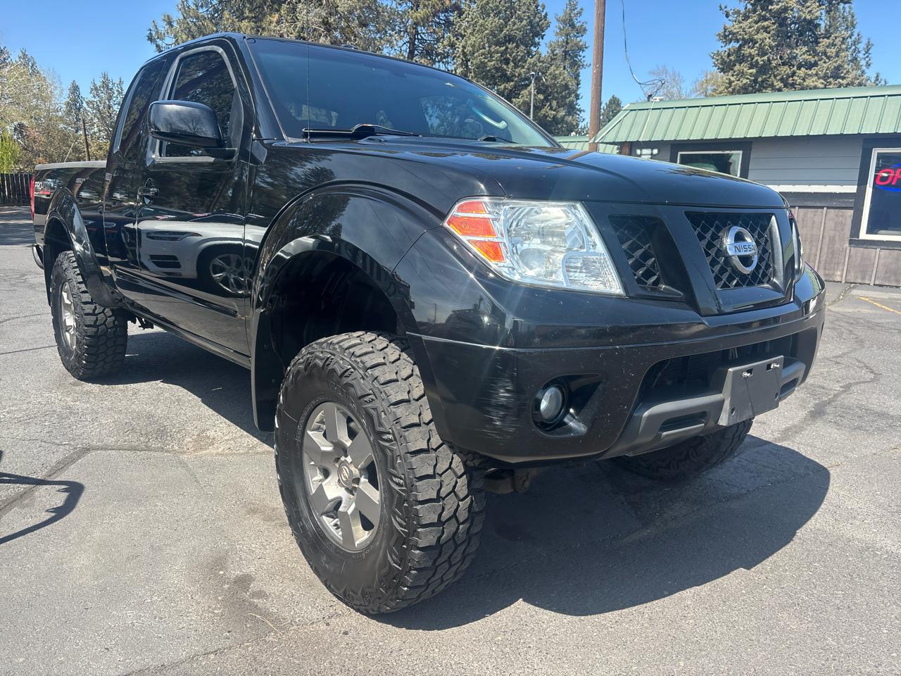 Nissan Frontier PRO-4X King Cab 4WD 2010