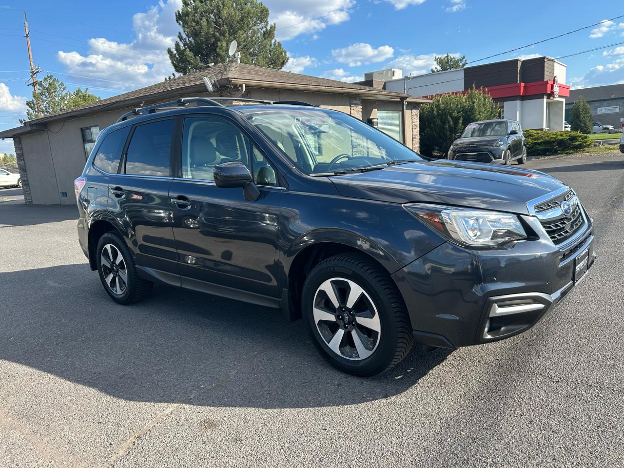 Subaru Forester 2.5i Limited w/EyeSight Pkg 2017