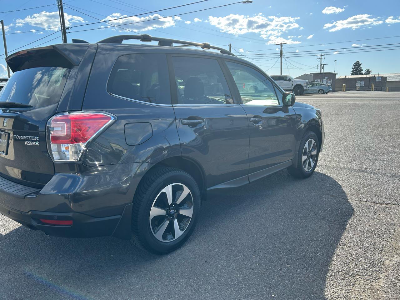 Subaru Forester 2.5i Limited w/EyeSight Pkg 2017