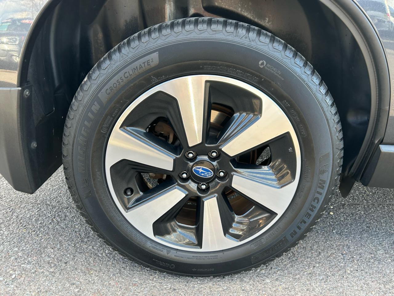 Subaru Forester 2.5i Limited w/EyeSight Pkg 2017