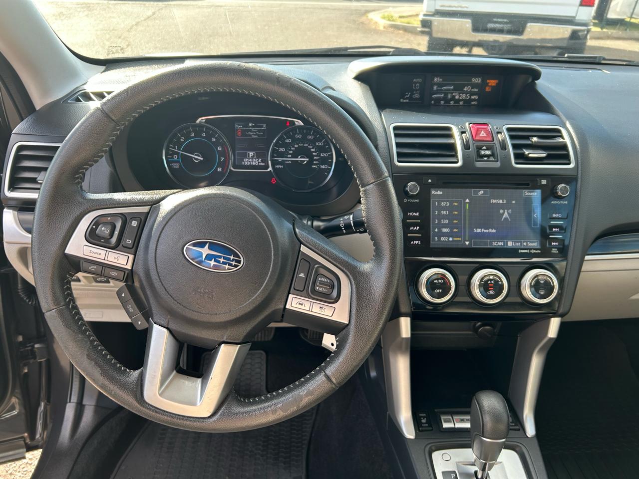 Subaru Forester 2.5i Limited w/EyeSight Pkg 2017