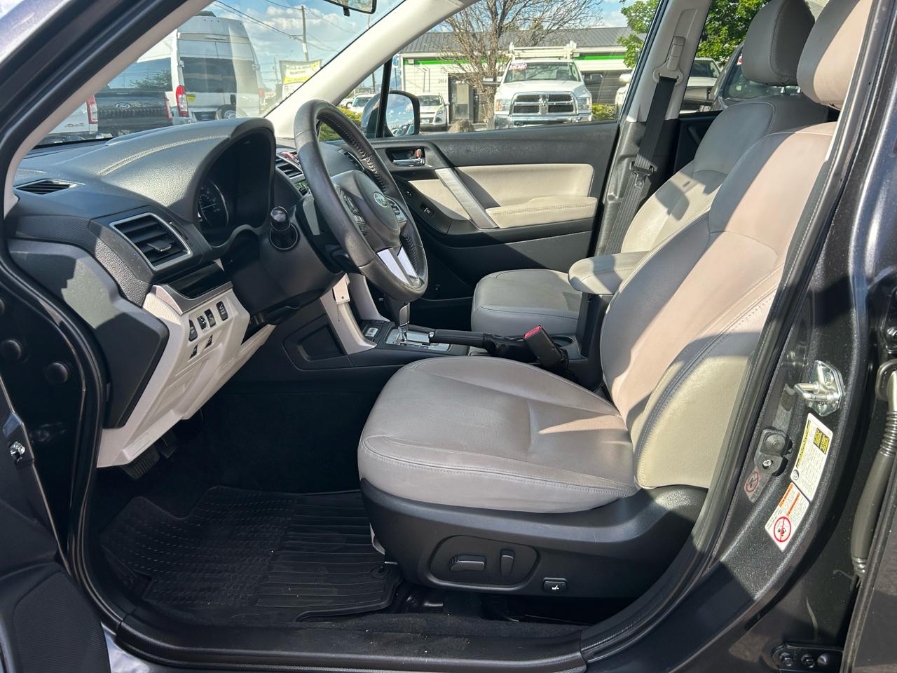 Subaru Forester 2.5i Limited w/EyeSight Pkg 2017