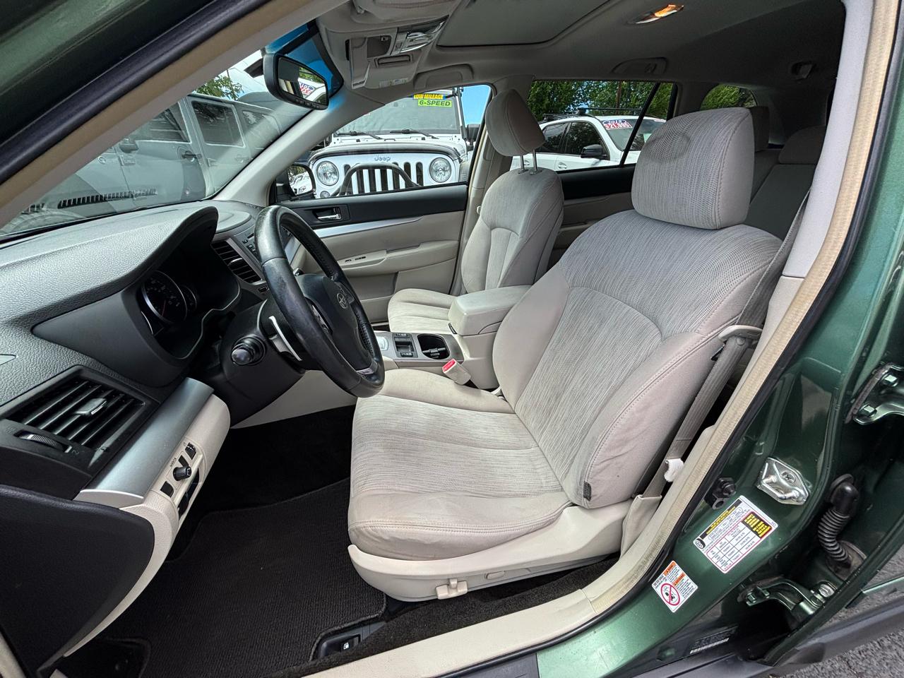 Subaru Outback 2.5i Premium 2013
