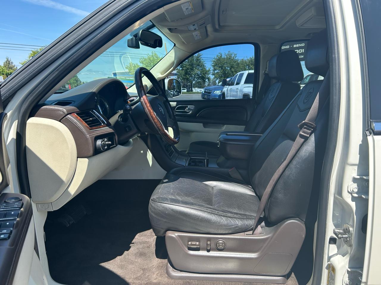 Cadillac Escalade Platinum AWD 2014
