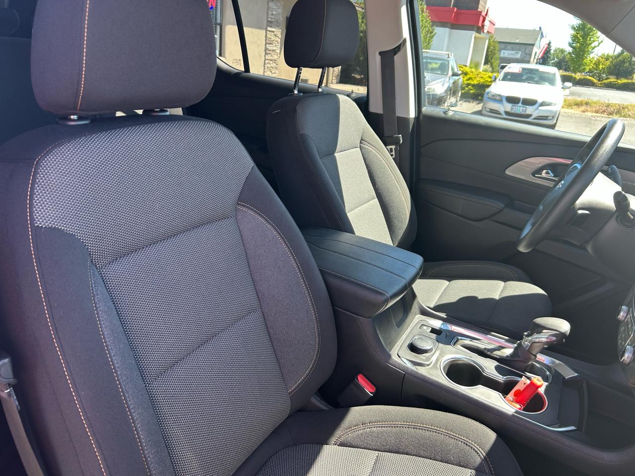 Chevrolet Traverse LS AWD 2021