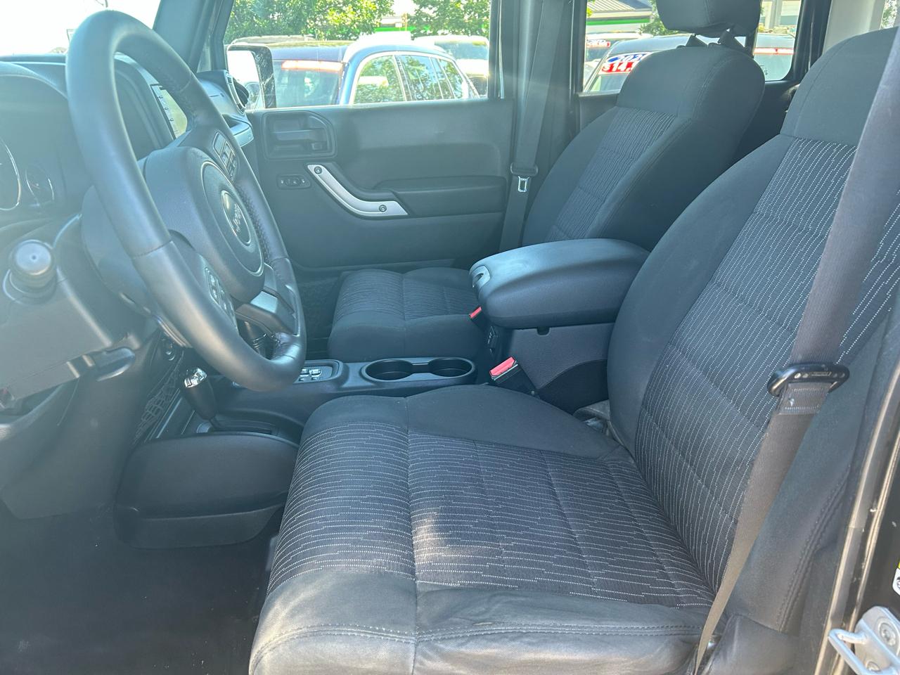 Jeep Wrangler Unlimited Sahara 4WD 2012