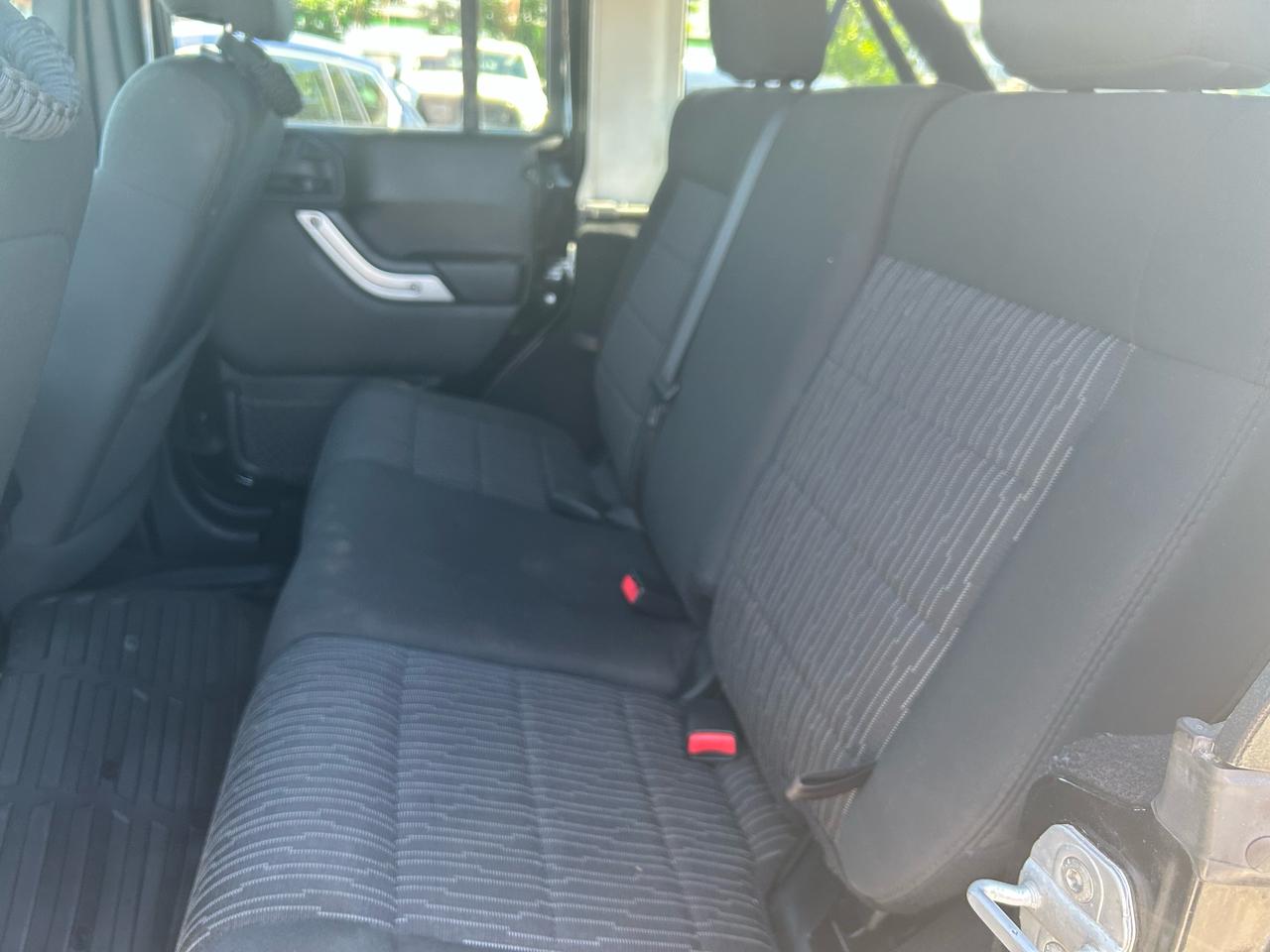 Jeep Wrangler Unlimited Sahara 4WD 2012