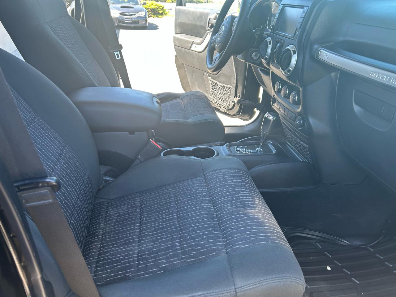 Jeep Wrangler Unlimited Sahara 4WD 2012