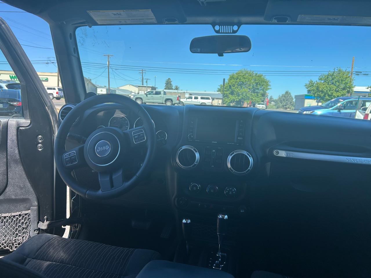 Jeep Wrangler Unlimited Sahara 4WD 2012