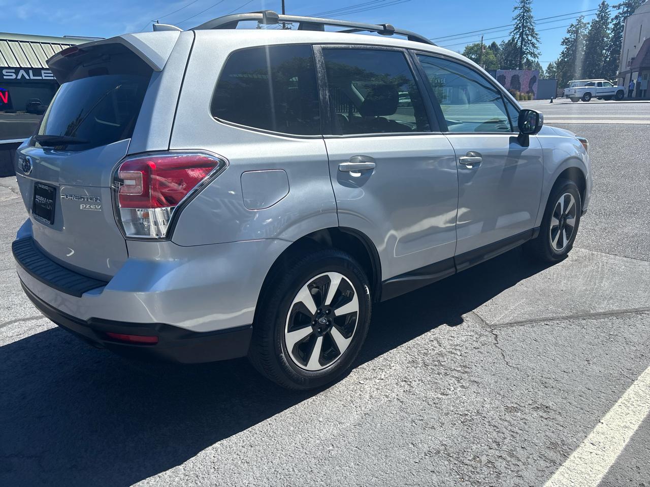 Subaru Forester 2.5i Premium PZEV CVT 2017