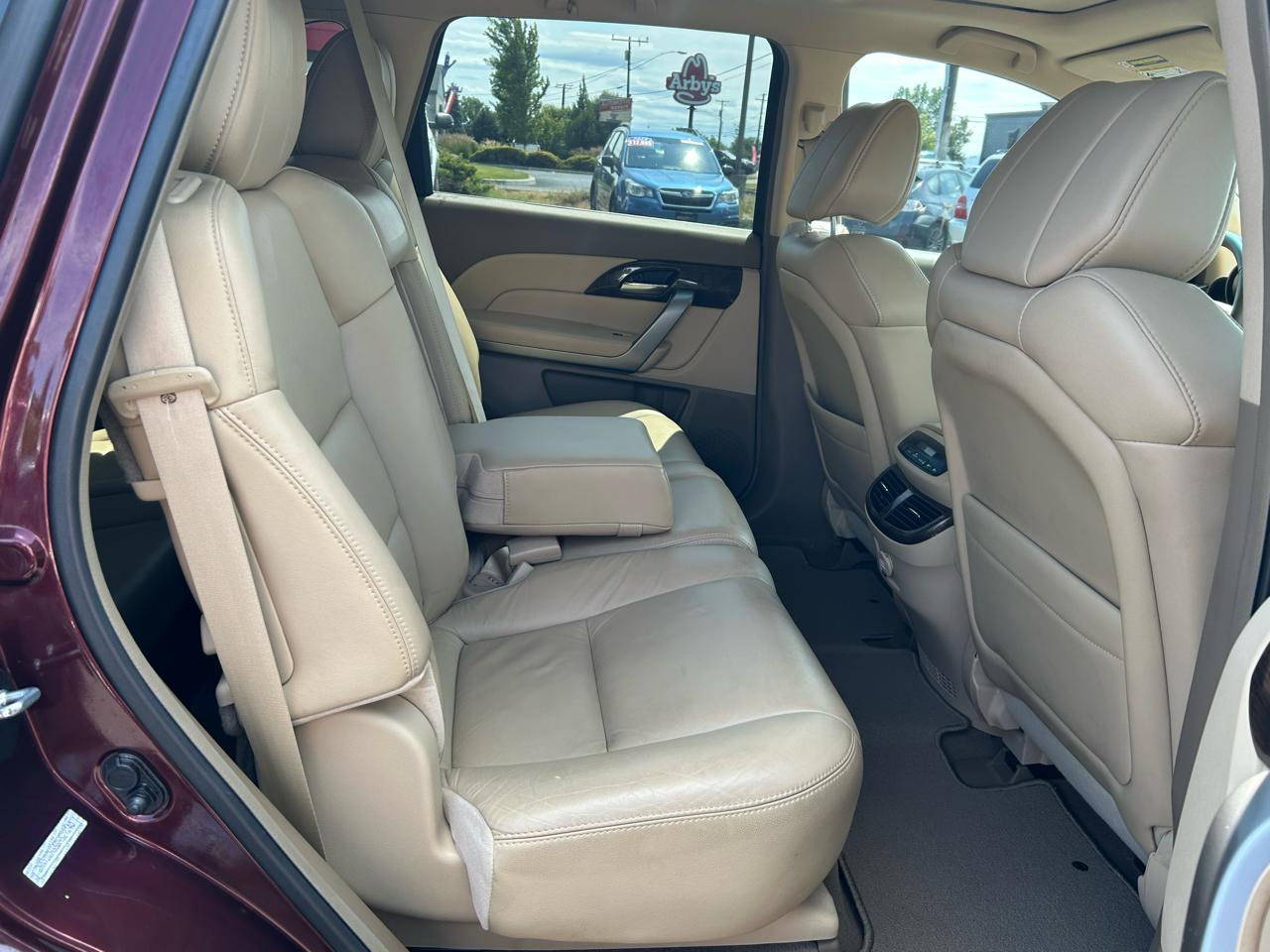 Acura MDX 6-Spd AT w/Tech Package 2011