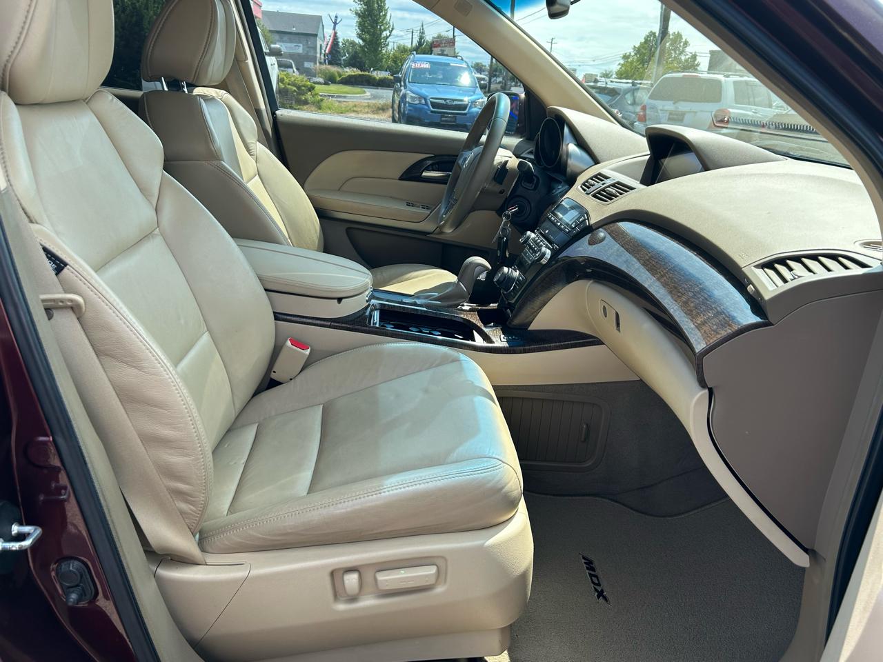 Acura MDX 6-Spd AT w/Tech Package 2011