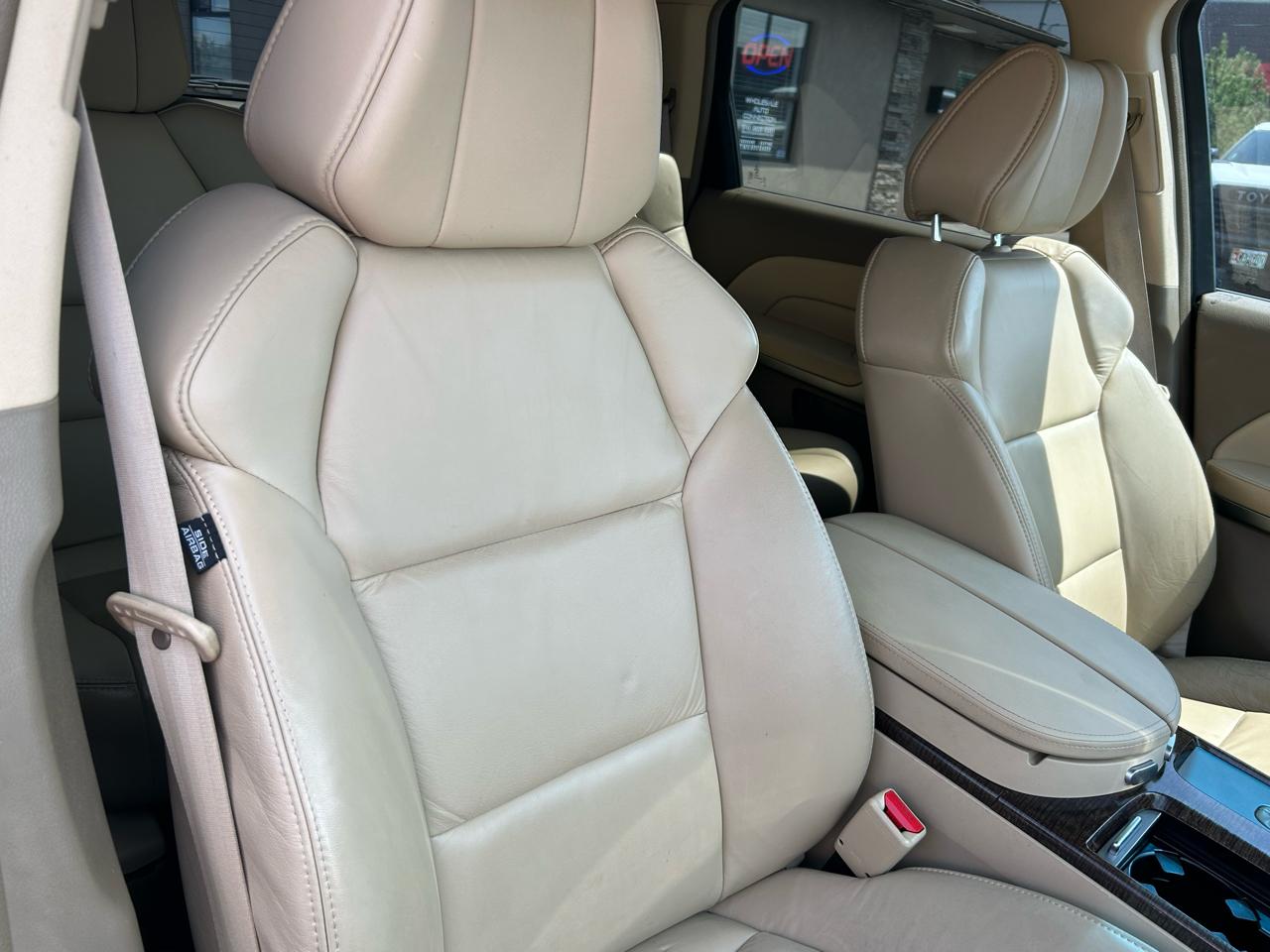 Acura MDX 6-Spd AT w/Tech Package 2011