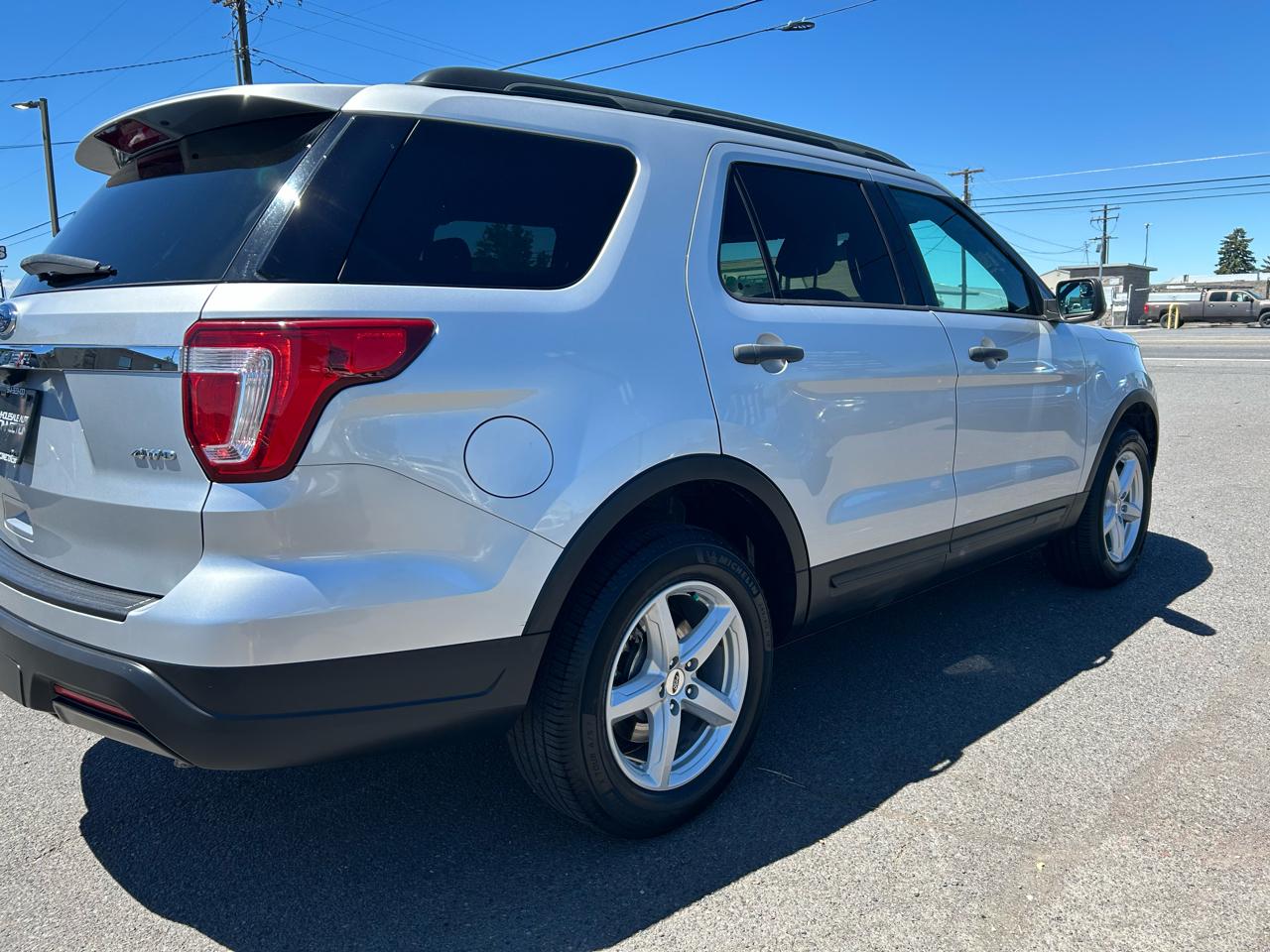 Ford Explorer Base 4WD 2018