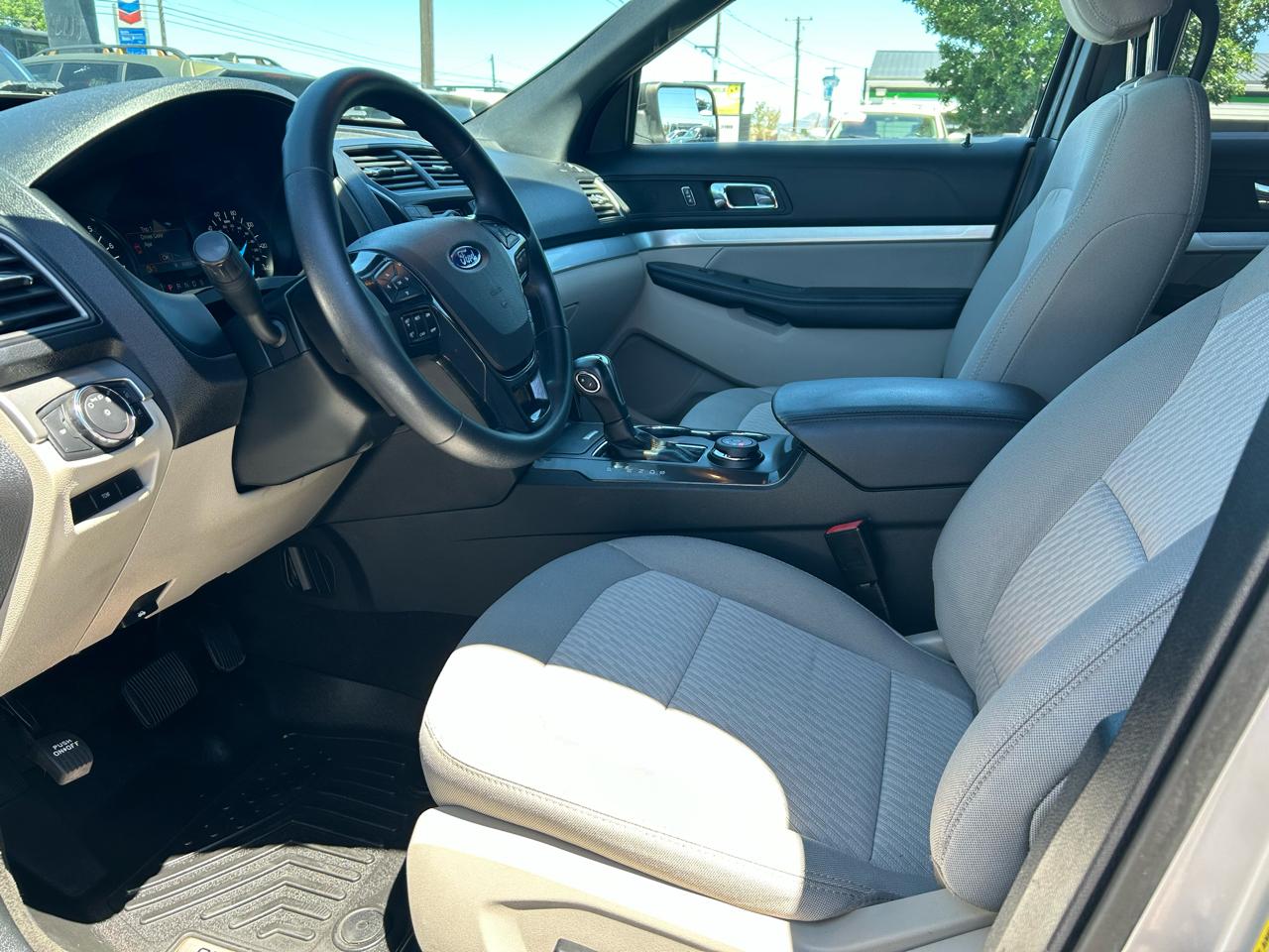 Ford Explorer Base 4WD 2018