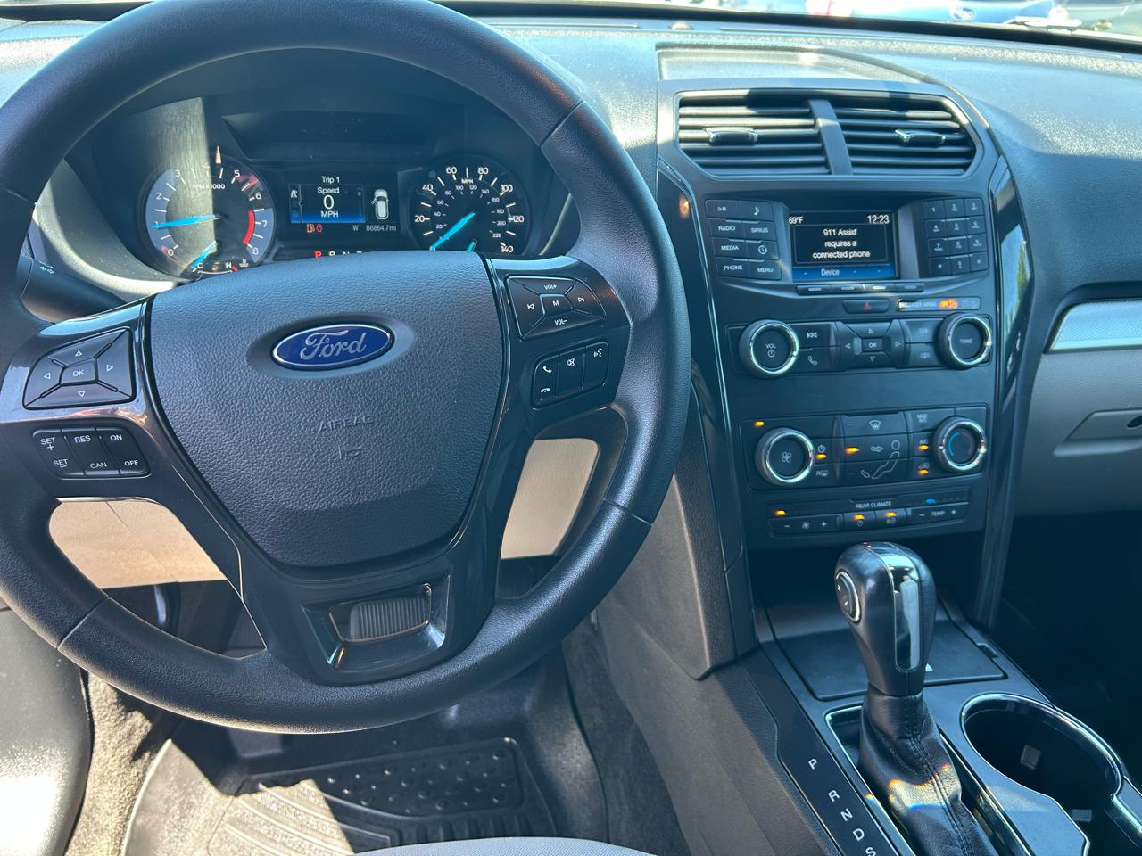 Ford Explorer Base 4WD 2018