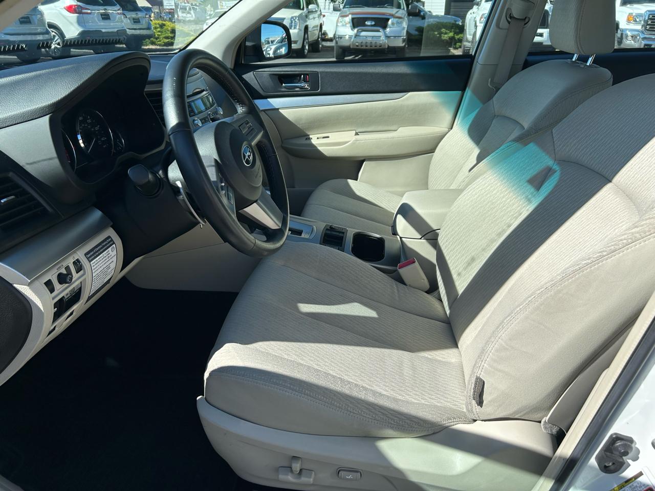 Subaru Legacy 2.5i Premium 2011