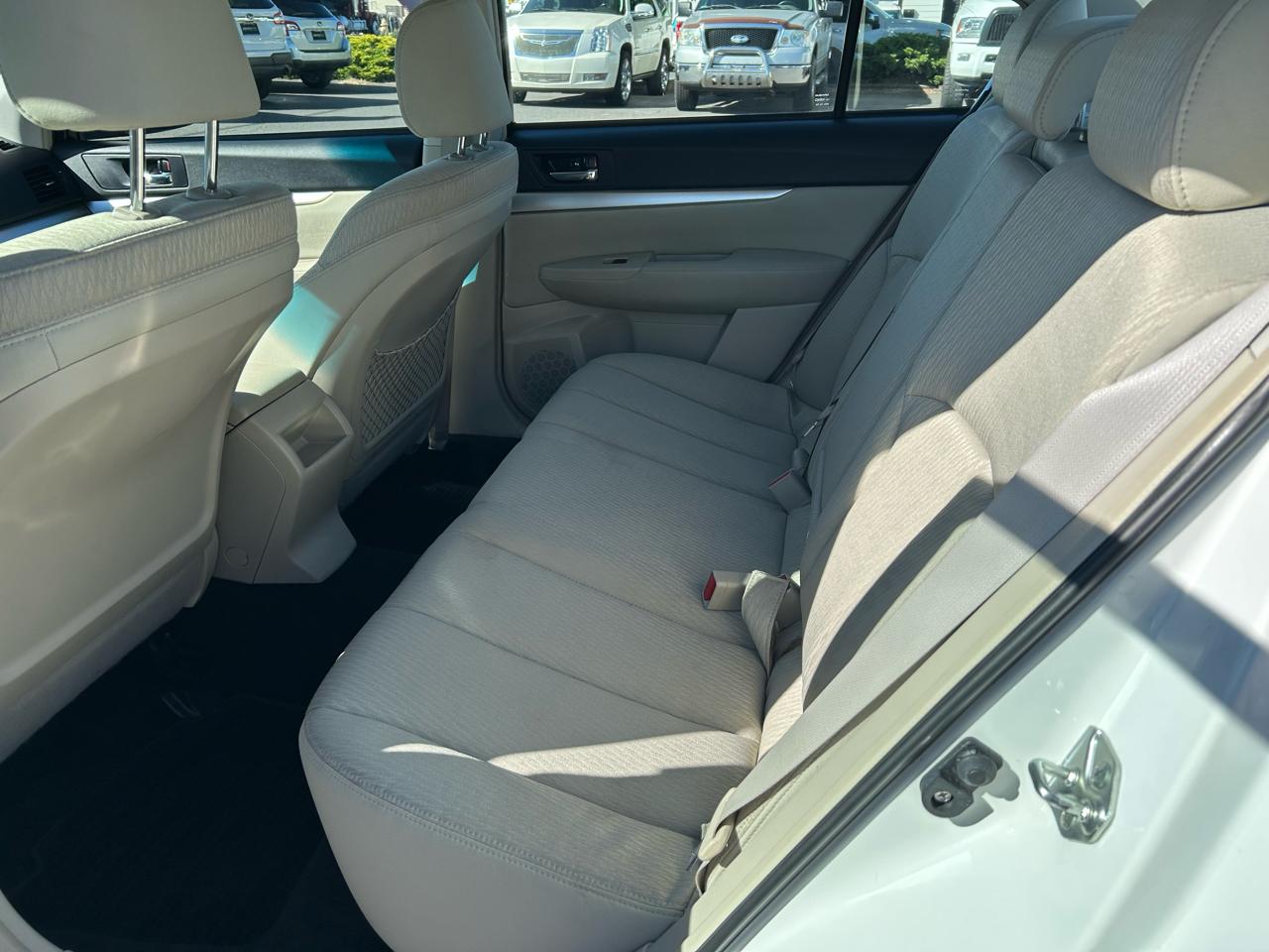 Subaru Legacy 2.5i Premium 2011