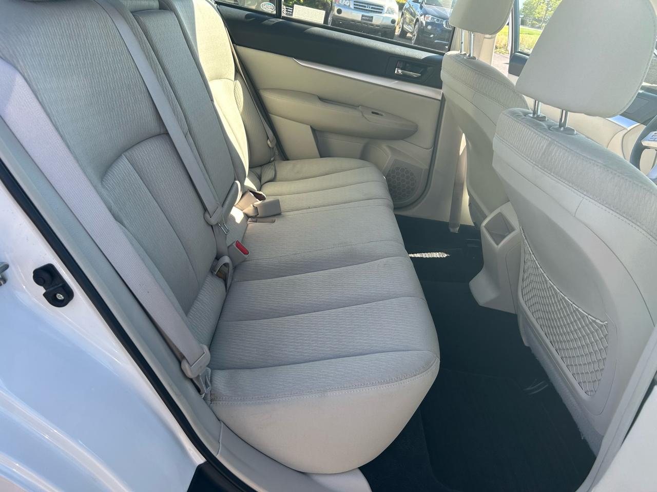 Subaru Legacy 2.5i Premium 2011