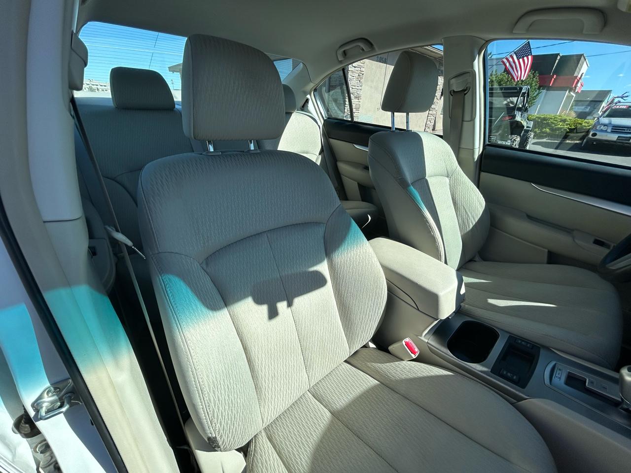 Subaru Legacy 2.5i Premium 2011