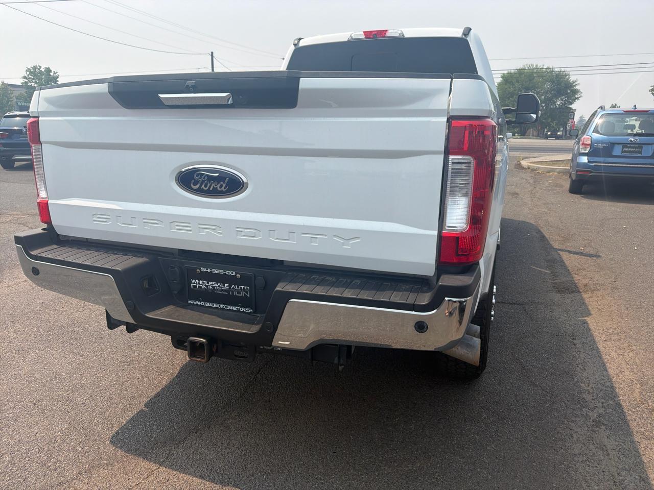 Ford F-350 SD Lariat Crew Cab 4WD 2018