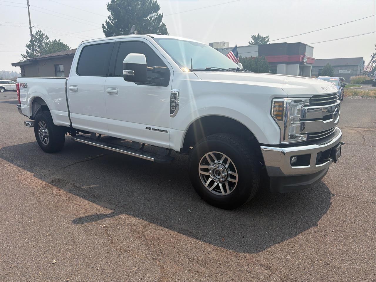 Ford F-350 SD Lariat Crew Cab 4WD 2018