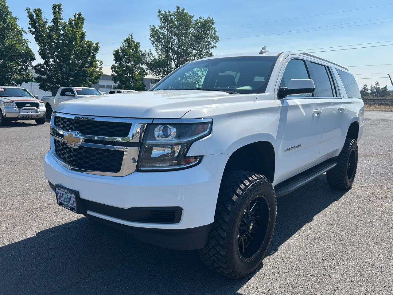 Chevrolet Suburban LT 4WD 2016