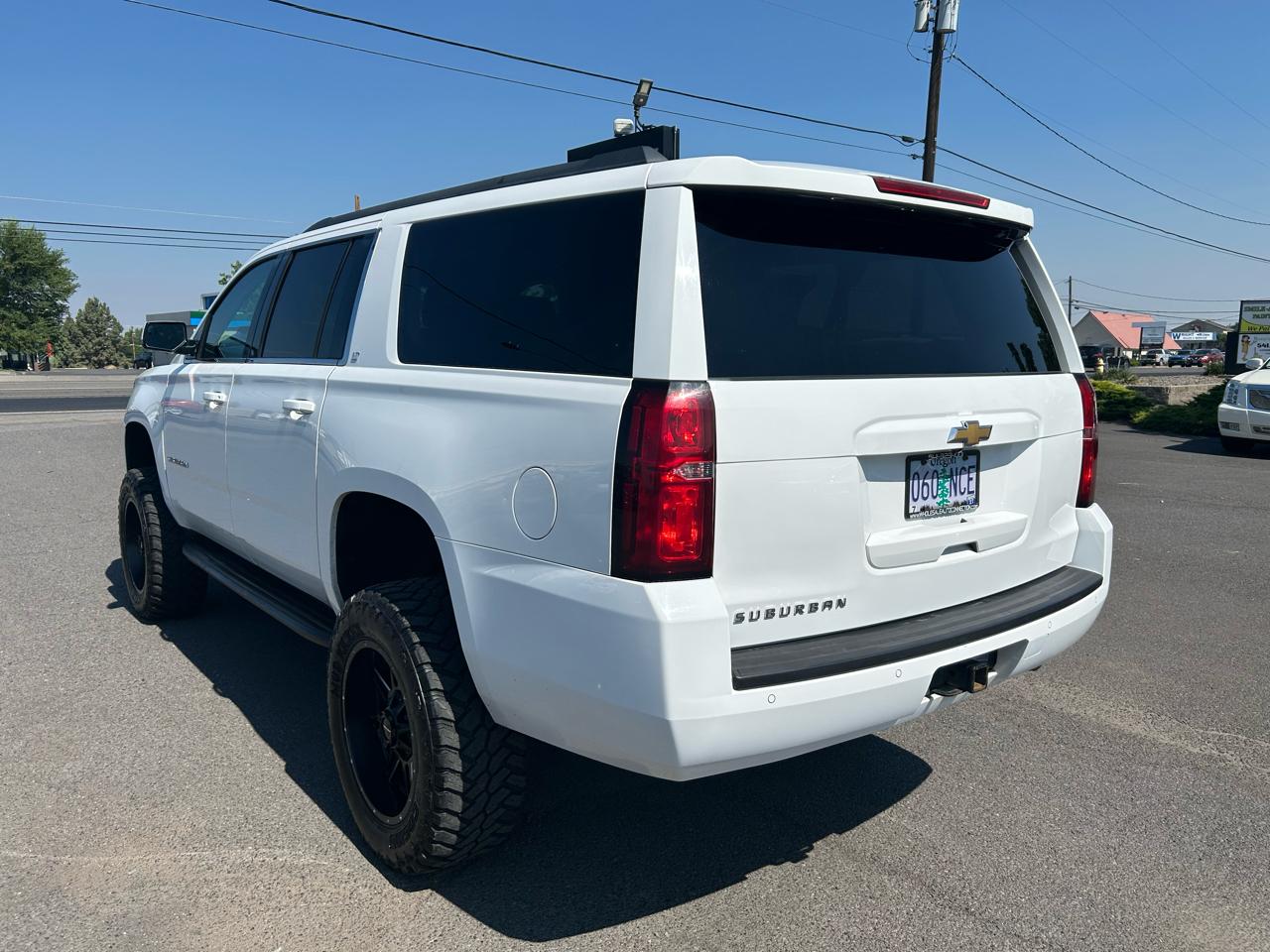 Chevrolet Suburban LT 4WD 2016