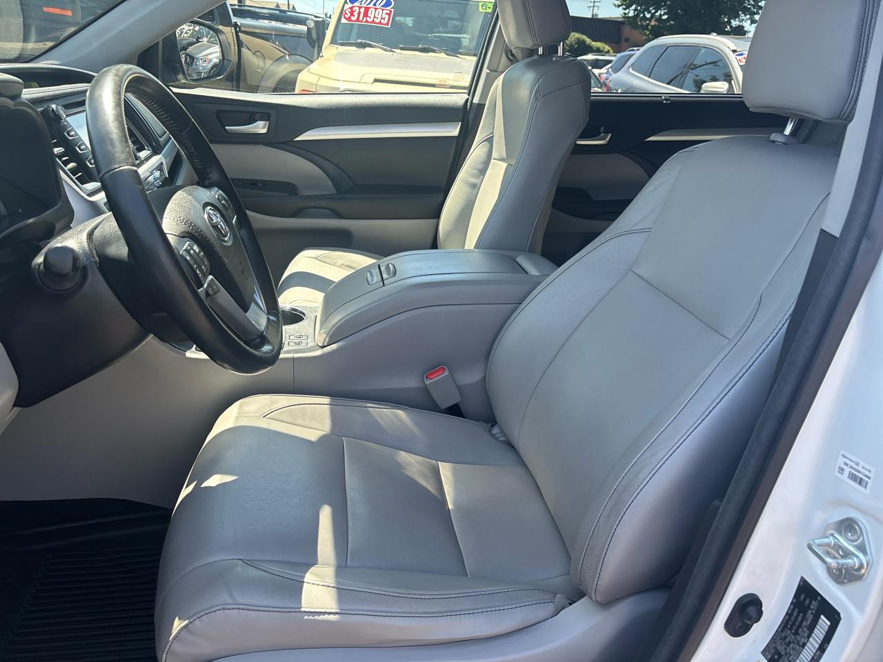 Toyota Highlander XLE AWD V6 2017
