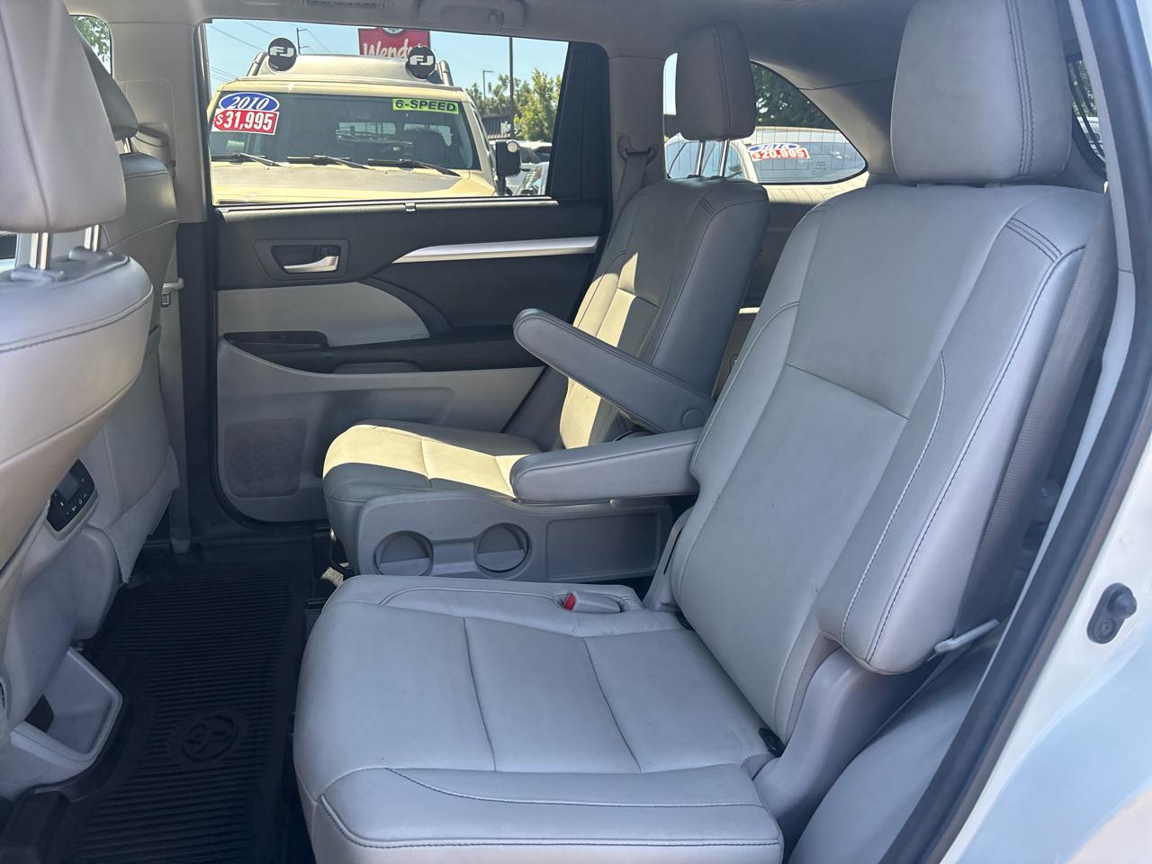 Toyota Highlander XLE AWD V6 2017