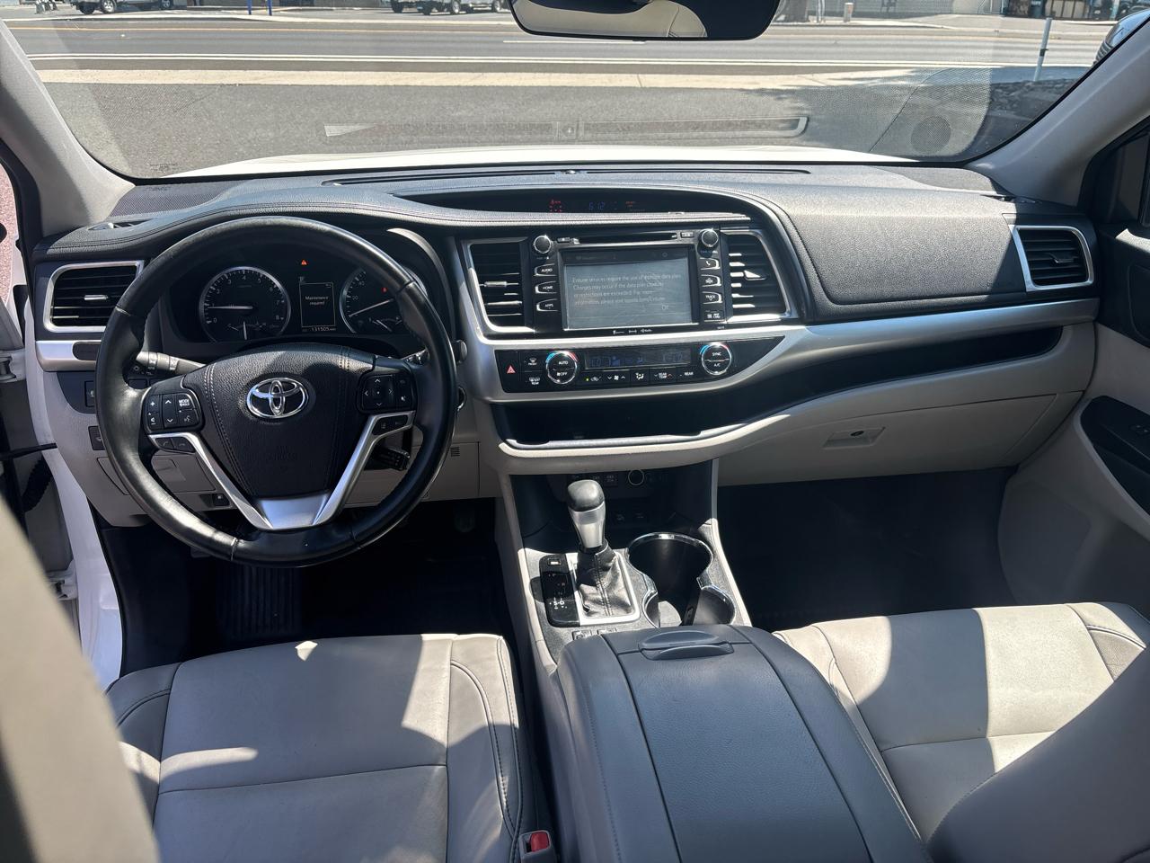 Toyota Highlander XLE AWD V6 2017