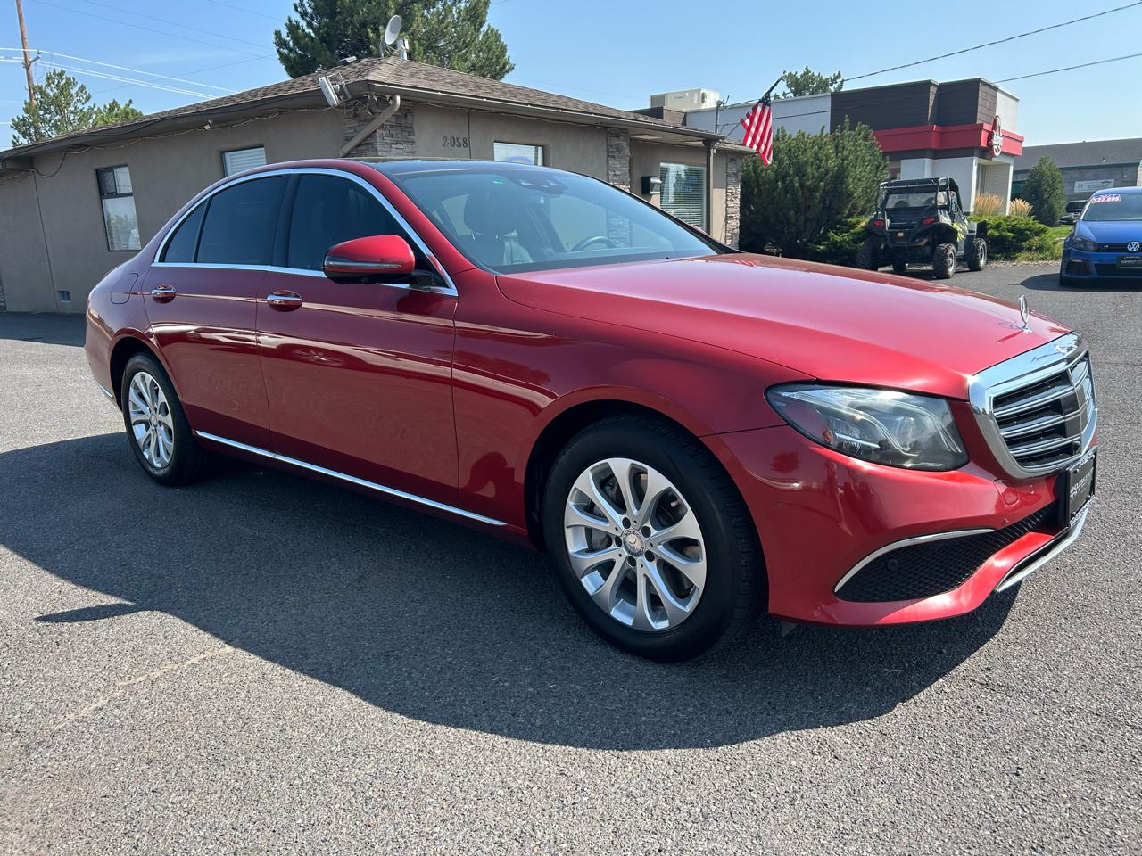 Mercedes-Benz E-Class E300 Luxury 4MATIC Sedan 2017